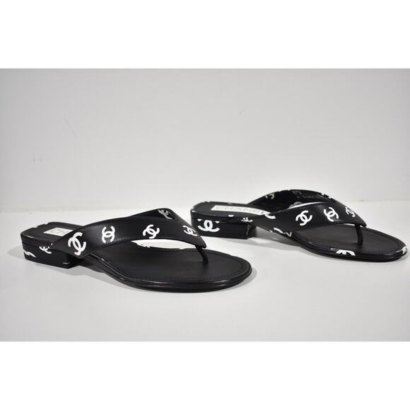 Chanel 22S Black White Printed Lambskin CC Logo Thong Flat Flip Flop Sandal 38 - Picture 3 of 9
